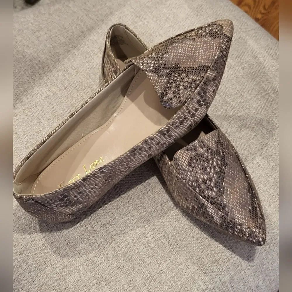 NEW! ESSEX LANE Aleanor Tan Multi Fashion Snake Pointy Toe Loafers Flats 6M